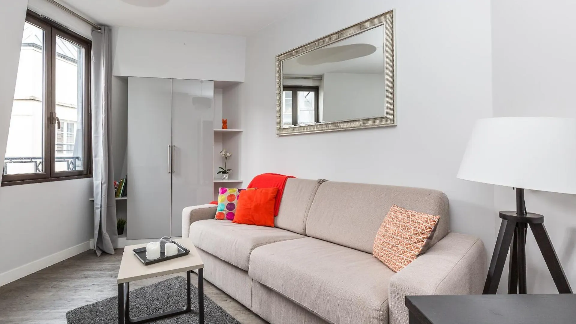Apartment Sweet Paris